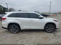 Photo 14 of 18 — 2017 Toyota Highlander Hybrid