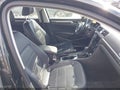 2016 Volkswagen Passat — photo 5 of 18 | VIN 1VWBT7A3XGC007075