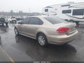 Photo 3 of 18 — 2015 Volkswagen Passat