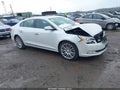 2015 Buick LaCrosse — photo 1 of 16 | VIN 1G4GF5G31FF197692