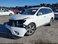2014 Nissan Pathfinder — photo 2 of 15 | VIN 5N1AR2MN0EC693715