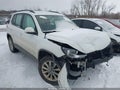 2017 Volkswagen Tiguan — photo 1 of 16 | VIN WVGBV7AXXHK052519