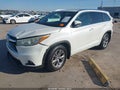 Photo 2 of 15 — 2015 Toyota Highlander