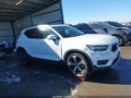 2021 Volvo XC40 — photo 13 of 17 | VIN YV4162UK5M2428129