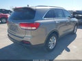 Photo 4 of 16 — 2017 Kia Sorento