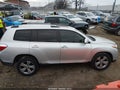 Photo 14 of 18 — 2011 Toyota Highlander