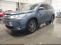 Photo 2 of 17 — 2017 Toyota Highlander