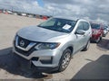 2018 Nissan Rogue Sport — photo 2 of 17 | VIN JN8AT2MT5JW463718