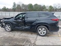Photo 14 of 16 — 2022 Toyota Highlander