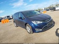 2018 Chrysler Pacifica — photo 1 of 20 | VIN 2C4RC1H72JR332972