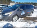 2011 Toyota Sienna — photo 2 of 17 | VIN 5TDKK3DC6BS034145