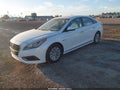 2016 Hyundai Sonata Hybrid — photo 2 of 18 | VIN KMHE24L10GA041546