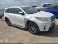 Photo 1 of 16 — 2017 Toyota Highlander