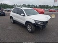 2016 Volkswagen Tiguan — photo 1 of 10 | VIN WVGAV7AXXGW576806
