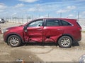 2017 Kia Sorento — photo 14 of 16 | VIN 5XYPG4A36HG260774