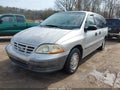2000 Ford Windstar — photo 2 of 11 | VIN 2FMZA5141YBB52474