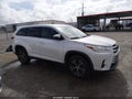 Photo 14 of 17 — 2019 Toyota Highlander