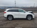 Photo 14 of 18 — 2017 Toyota Highlander