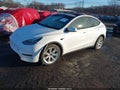 2022 Tesla Model Y — photo 2 of 19 | VIN 7SAYGDEE0NF393780