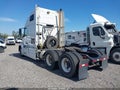Photo 3 of 16 — 2015 Volvo VN