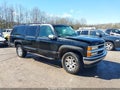 1999 Chevrolet Suburban 1500 — photo 1 of 12 | VIN 1GBFK16R9XJ422194
