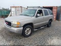 2000 GMC Yukon — photo 2 of 11 | VIN 1GKEC13T7YJ142817