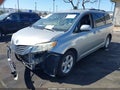 2011 Toyota Sienna — photo 2 of 17 | VIN 5TDKK3DCXBS139559