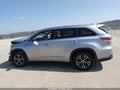 2016 Toyota Highlander — photo 15 of 17 | VIN 5TDJKRFH4GS318968