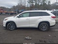 Photo 13 of 15 — 2017 Toyota Highlander