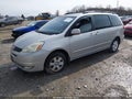 2004 Toyota Sienna — photo 2 of 11 | VIN 5TDZA22C84S040921