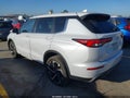 Photo 3 of 18 — 2022 Mitsubishi Outlander