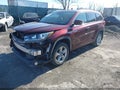 2017 Toyota Highlander — photo 2 of 16 | VIN 5TDDZRFH8HS356911