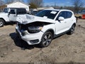 Photo 2 of 16 — 2019 Volvo XC40