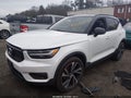 Photo 2 of 16 — 2022 Volvo XC40