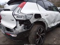 Photo 6 of 16 — 2022 Volvo XC40