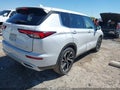 Photo 4 of 17 — 2023 Mitsubishi Outlander