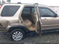 Photo 8 of 19 — 2005 Honda CR-V
