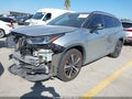 2021 Toyota Highlander — photo 2 of 17 | VIN 5TDLZRAH2MS066046