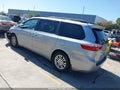 2016 Toyota Sienna — photo 3 of 16 | VIN 5TDYK3DC3GS761891