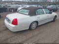 Photo 4 of 10 — 2004 Lincoln Town Car