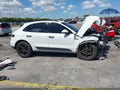 Photo 13 of 16 — 2017 Porsche Macan