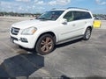 2011 Mercedes-Benz GL-Class — photo 2 of 12 | VIN 4JGBF7BEXBA735716