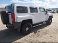 2009 Hummer H3 — photo 4 of 16 | VIN 5GTEN13E598112627