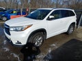 Photo 2 of 17 — 2015 Toyota Highlander