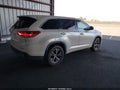 2017 Toyota Highlander — photo 4 of 16 | VIN 5TDZARFH4HS023862