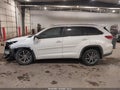 Photo 14 of 16 — 2017 Toyota Highlander