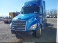 Photo 2 of 23 — 2018 Freightliner New Cascadia 126
