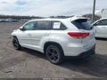 Photo 3 of 13 — 2017 Toyota Highlander