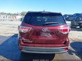 Photo 17 of 18 — 2015 Toyota Highlander