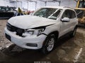 2017 Volkswagen Tiguan — photo 2 of 16 | VIN WVGBV7AX0HK000607